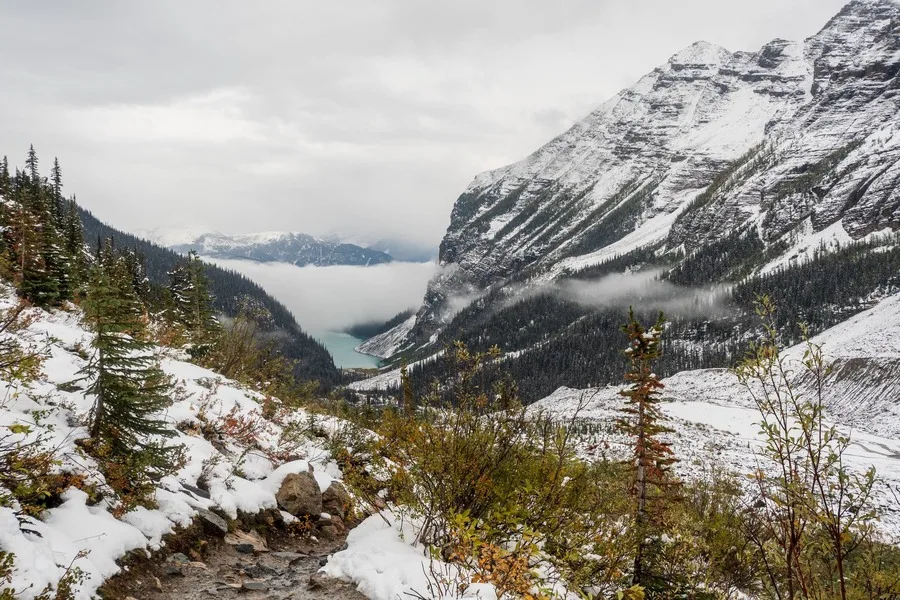 Lake Louise Lakeshore Trail